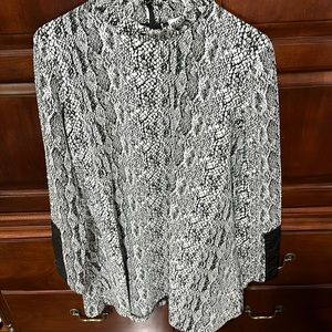 Tyler Boe tunic